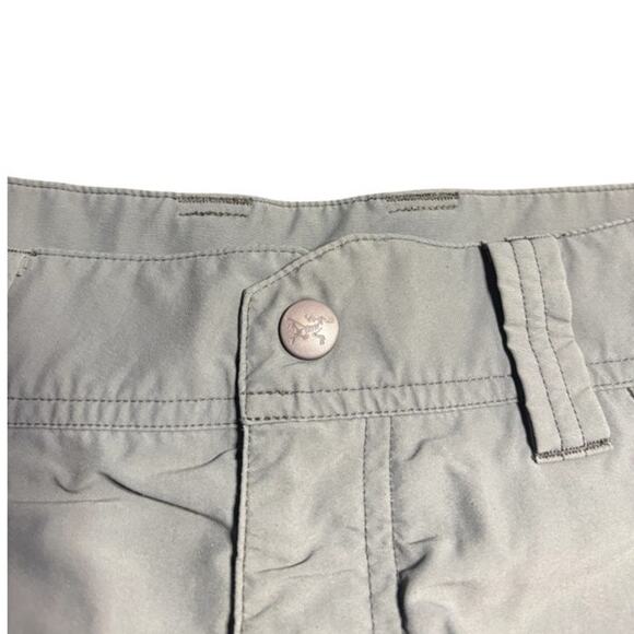 Arc'teryx Hiking Shorts Mens 34 Gray Nylon Hiking Outdoor Zip Pocket Performance - Picture 4 of 9